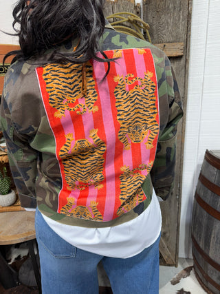 Embroidered Tiger Camo Shacket – Vintage Army Jacket with Bold Patches