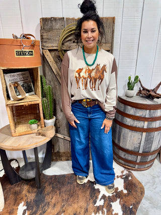 Western Horse Graphic Colorblock Oversized Sweatshirt – Neutral Cowgirl Pullover Top