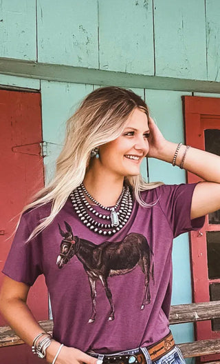 Western Donkey Graphic Cropped Tee for Women – Plum Cowgirl T-Shirt with Mule Print