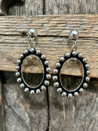 Western Oval Bubble Studs