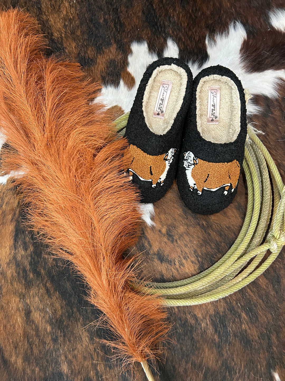 2 Fly Co Hereford Slippers
