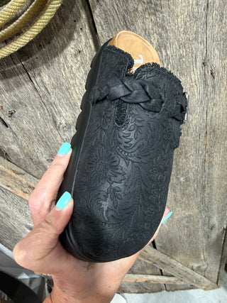 Cali Black Very G Midnight Tooled Western Clogs