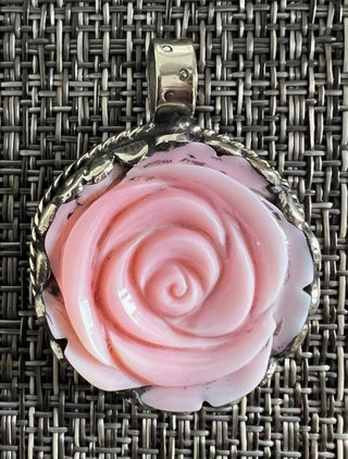Pink Conch Rose Carved Floral Pendant – Nepal