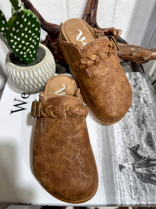 Cali Cognac Very G Midnight Tooled Western Clogs