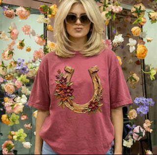 Floral Horseshoe Graphic Tee | Vintage Western T-Shirt