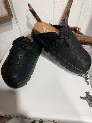Cali Black Very G Midnight Tooled Western Clogs - Barbwire n Bougie Boutique