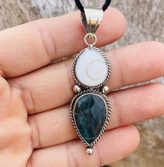 Labradorite & Shell Pendant -German Silver - Barbwire n Bougie Boutique