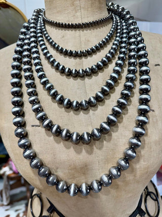 Six-Strand Graduated Navajo Pearl Necklace - Barbwire n Bougie Boutique