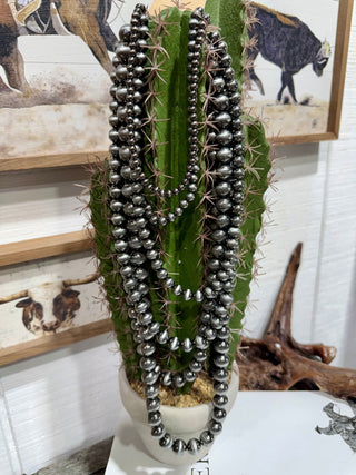 Six-Strand Graduated Navajo Pearl Necklace - Barbwire n Bougie Boutique